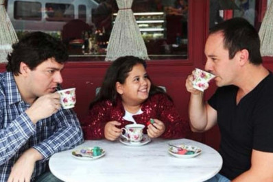 Revoltada, Karol Lannes nega que sua sexualidade tenha sido influenciada pelos pais: 'Que lógica ridícula'