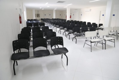 Prefeito de São Gonçalo solta nota oficial sobre mobiliários da saúde