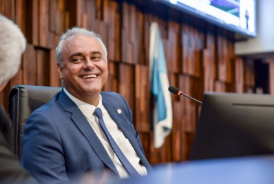 Racha na base: Jair Bittencourt lança candidatura à presidência da Alerj