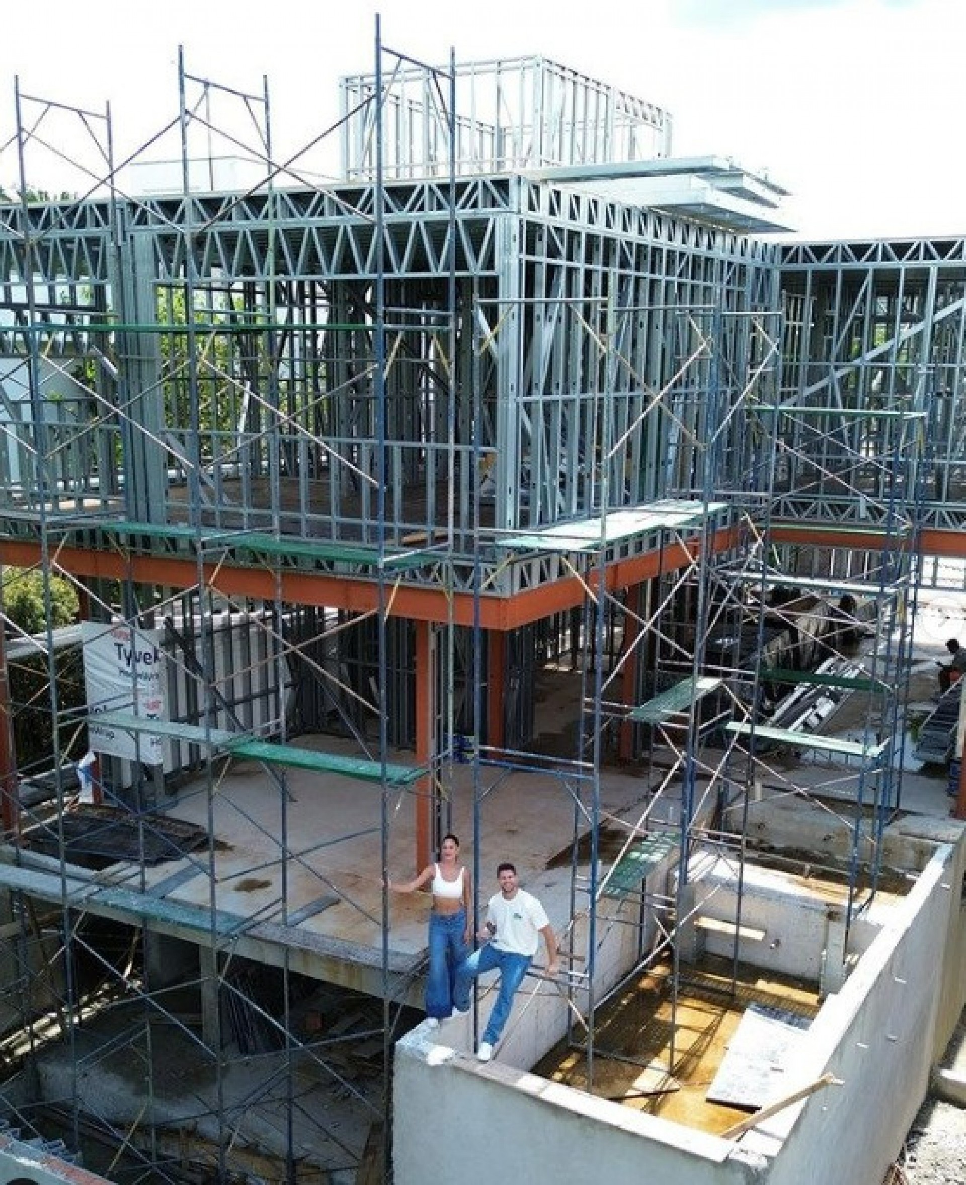 Mari Gonzalez e Jonas Sulzbach mostram obra de mansão - Reprodução do Instagram