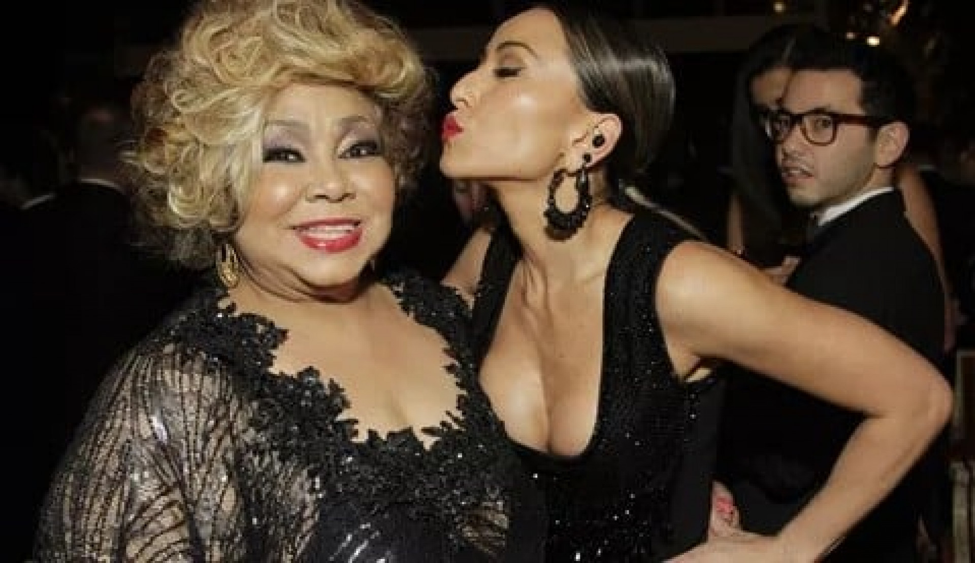 Alcione e Sabrina Sato - Reprodu&ccedil;&atilde;o Internet