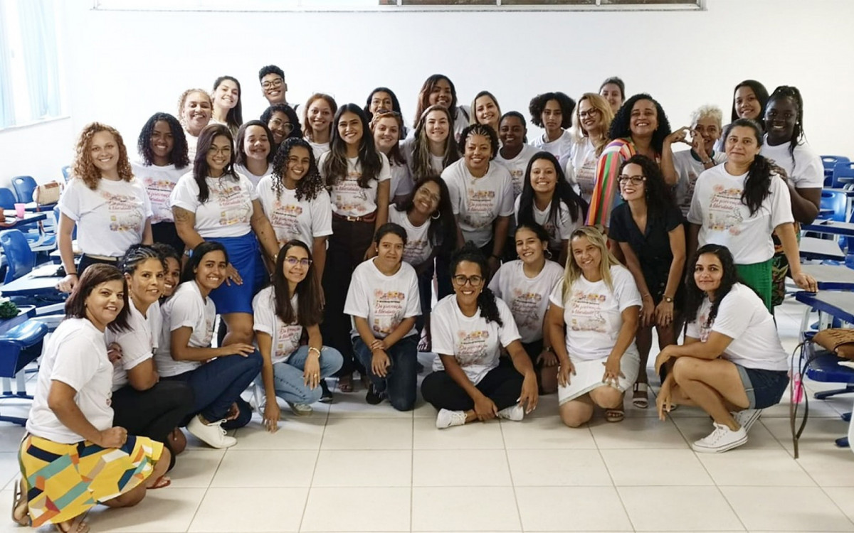 O workshop, organizado pelo RH e diretoria do grupo, reuniu dezenas de trabalhadoras de in&uacute;meros setores e contou com palestras especiais ministradas pela nutricionista Nath&aacute;lia Abreu e pela psic&oacute;loga Presciliana Vital que expuseram os temas para as colaboradoras.  - Divulga&ccedil;&atilde;o