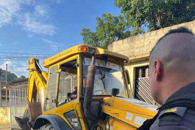 PM retira 10 toneladas de barricadas nas comunidades Vila Ruth e Morro do Amor, em Meriti
