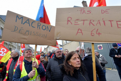 França tem novo dia de protestos contra reforma da Previdência