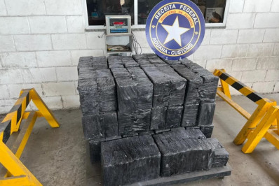 Receita Federal apreende carga com 776 kg de cocaína no Porto do Rio