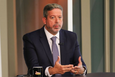 Lira quer se antecipar ao Planalto e aprovar PL das Fake News