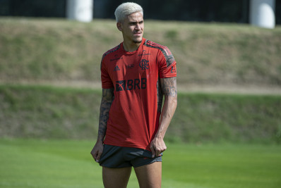 Pedro tem lesão constatada e pode desfalcar o Flamengo contra o Fluminense na Copa do Brasil