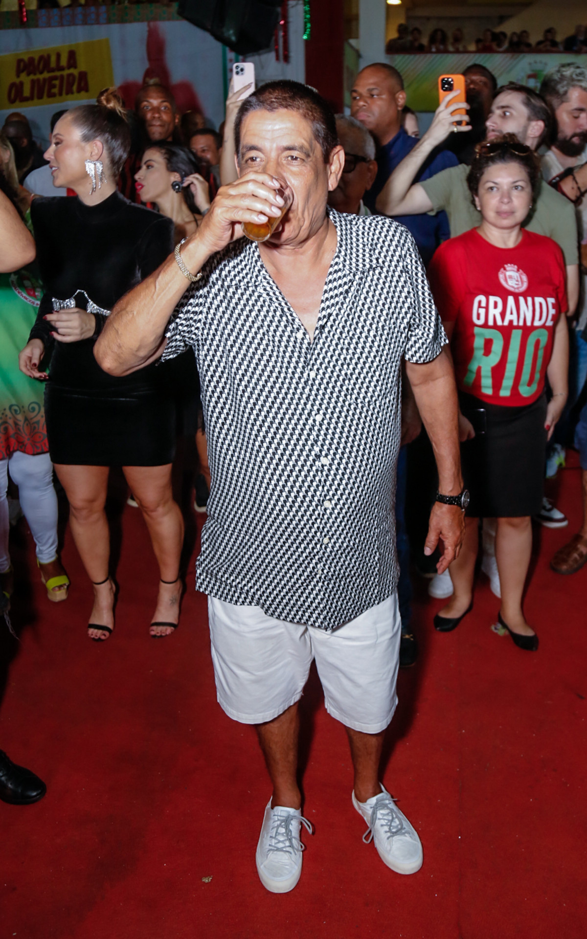 Zeca Pagodinho, homenageado da escola em 2023, no ensaio da Grande Rio