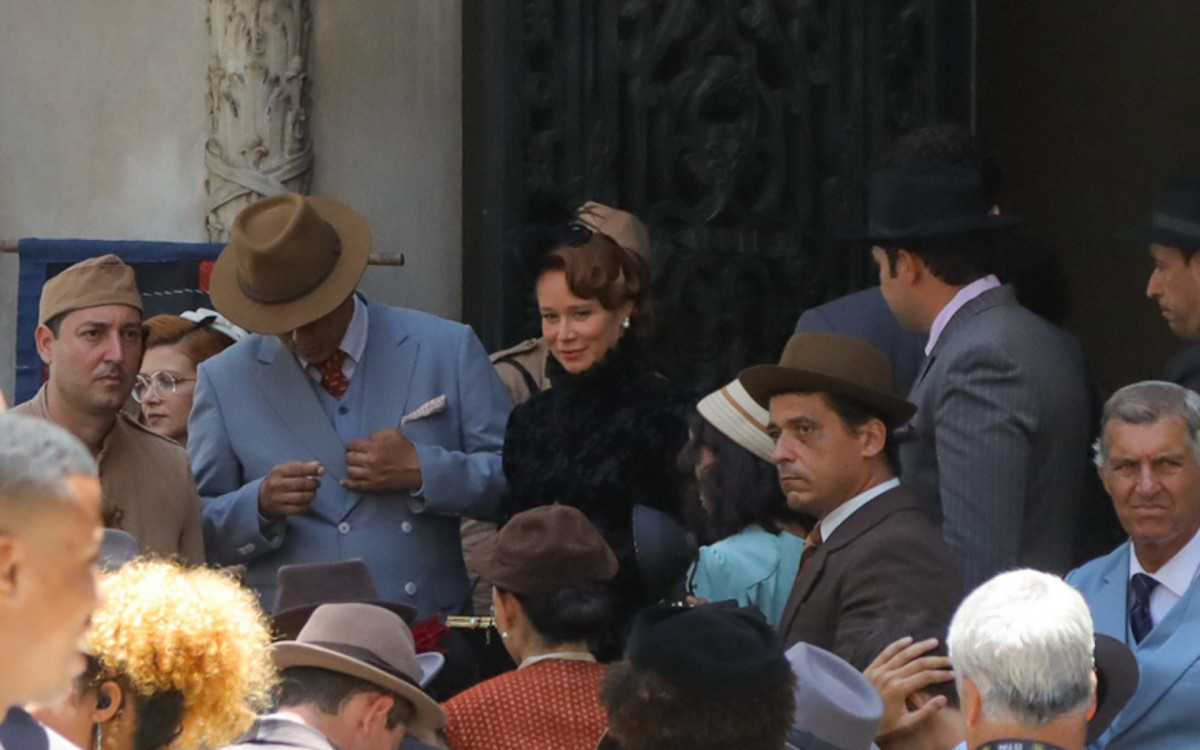 Mariana Ximenes grava cenas de novela no Centro do Rio - Victor Chapetta / Agnews