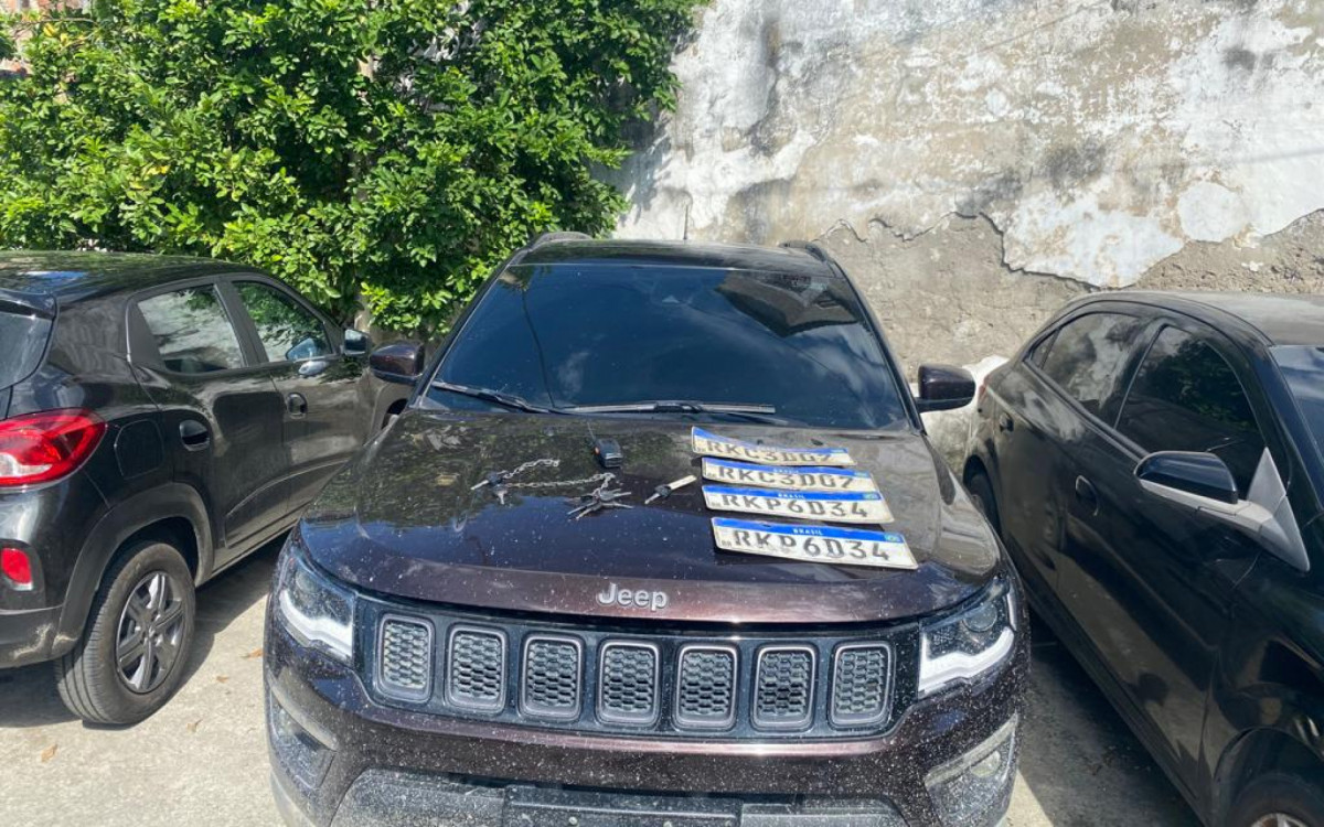 Carango de luxo roubado foi recuperado com MG, que foi preso