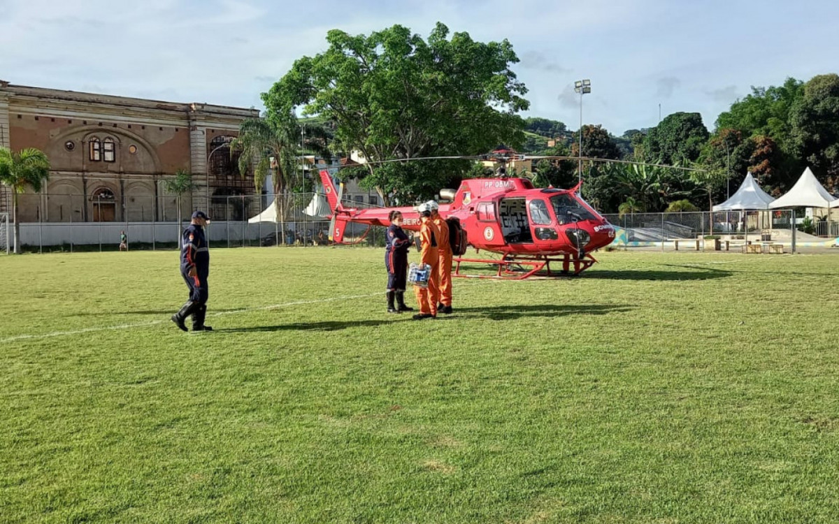 Jovens atletas sobreviventes de acidente de ônibus em Minas são transferidos para hospital do Rio - Divulgação / Corpo de Bombeiros Militar do Estado do Rio de Janeiro 