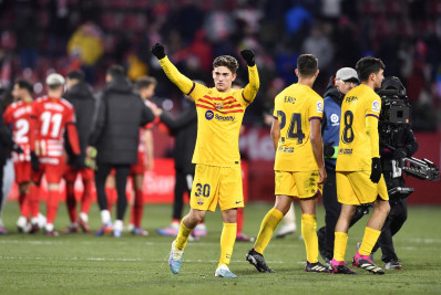 Gavi renova contrato com Barcelona e recebe número que foi de Xavi