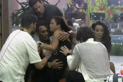 Paula vira meme por sua reação após saída de Gabriel: 'Sendo velada'