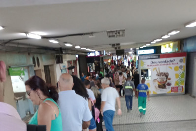 Aumento na tarifa dos trens é adiado após dias de longas filas para cadastro de Bilhete Único