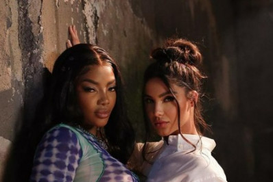 Mistério revelado! Gabriela Versiani é a mulher que Ludmilla beija em novo clipe 
