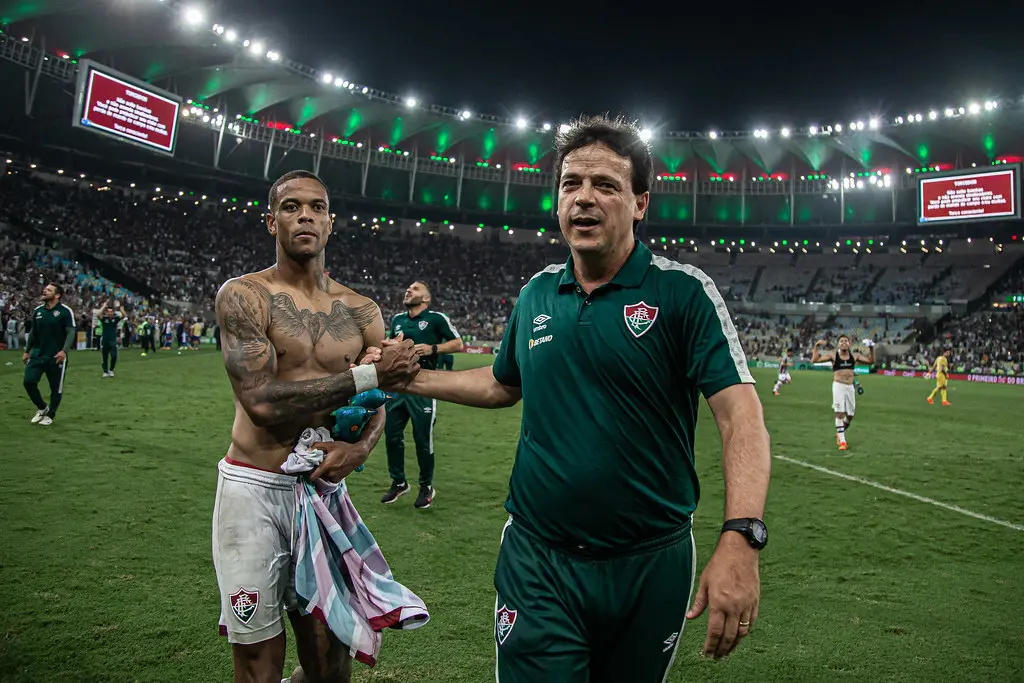 Caio Paulista e Fernando Diniz ap&oacute;s jogo do Fluminense