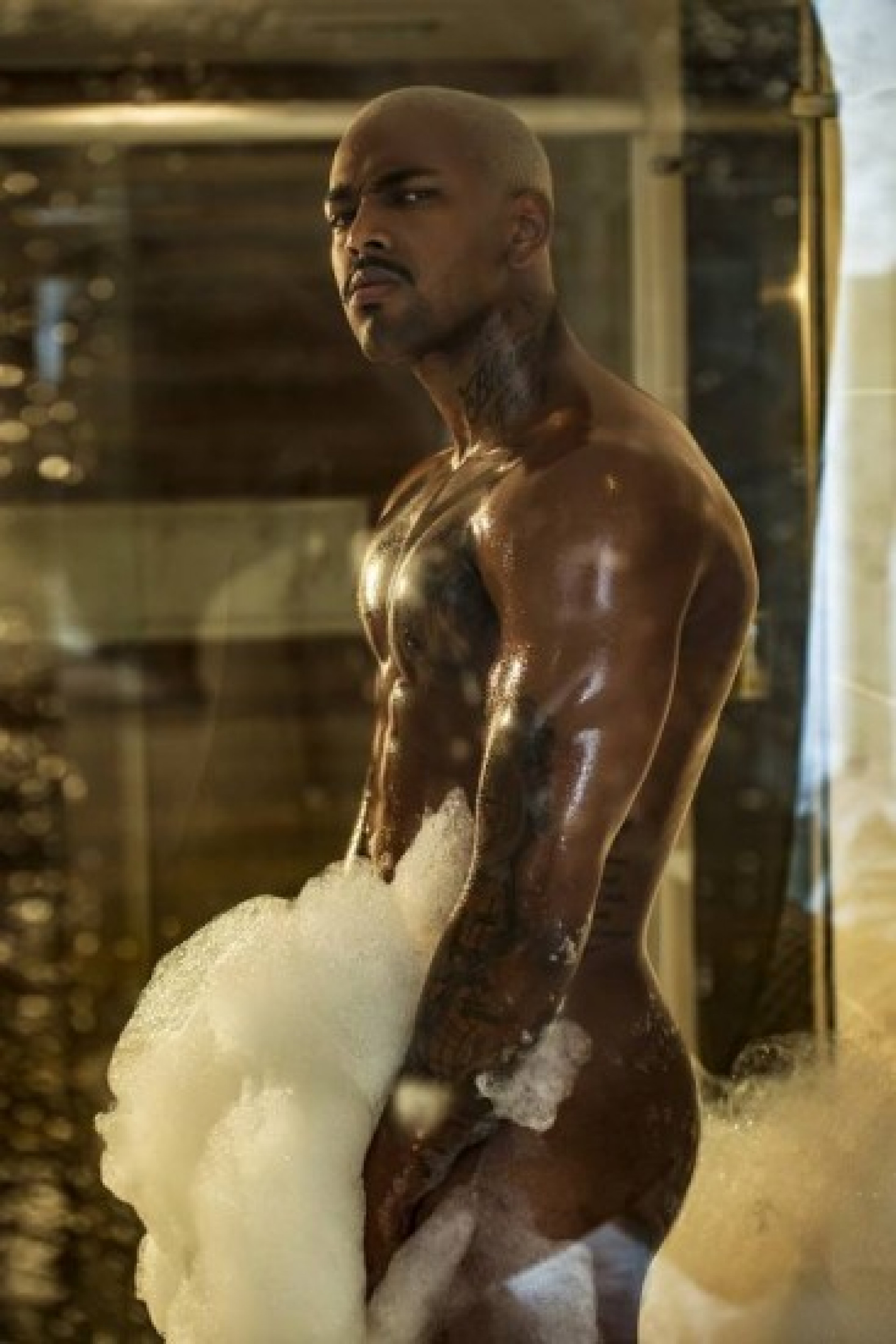 Nego do Borel  em banho de espuma - Foto reprodu&ccedil;&atilde;o da internet