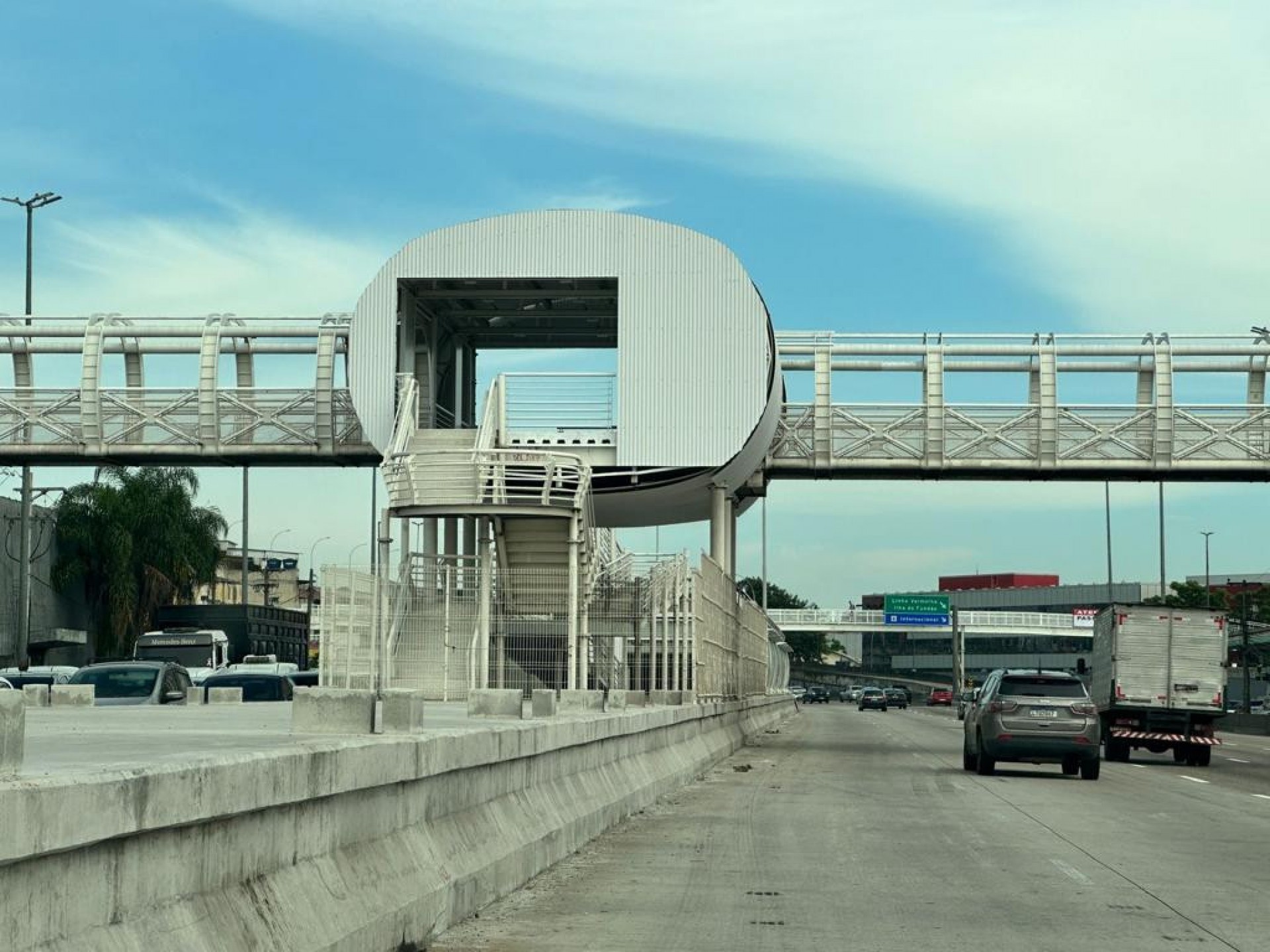 Avenida Brasil  Passarela 04 - Assaí Caju parada - Rotas