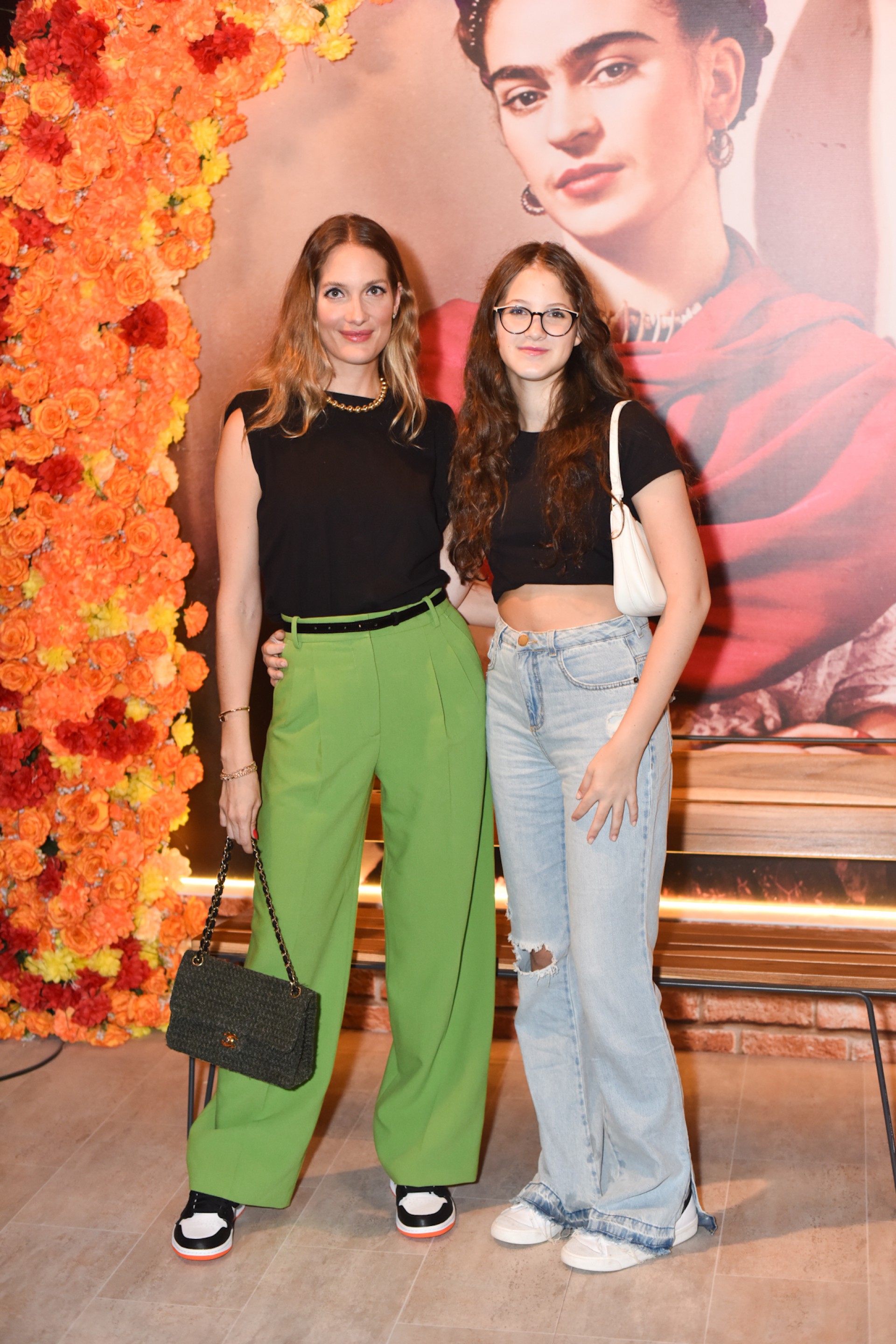 Schynaider Moura posa com a filha Anne em exposição em shopping de São Paulo - Leo Franco / Ag. News