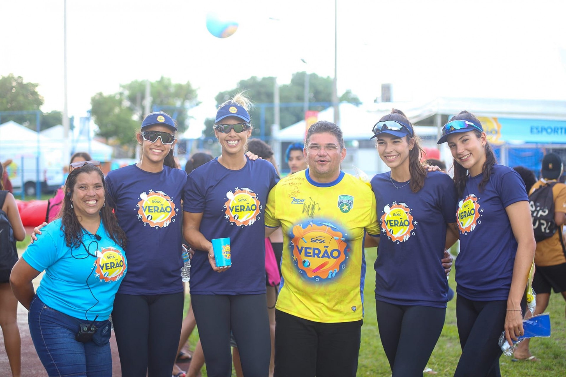 Secret&aacute;rio de Esporte e Lazer e as atletas Natasha, Giulia, Marcela e Carolina do V&ocirc;lei de Praia -  Barbara Benet  