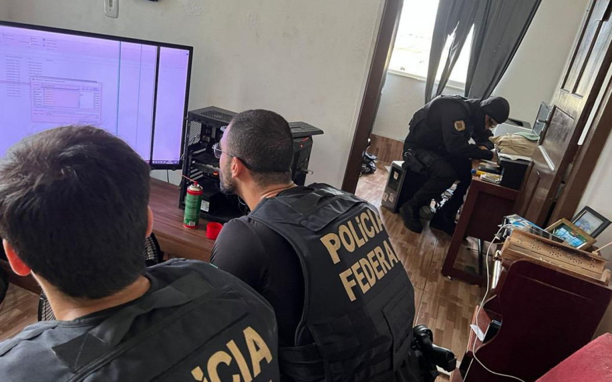 Na ação ainda foram apreendidos 2 HDS e um notebook com vestígios da prática criminosa
 - Divulgação/PF