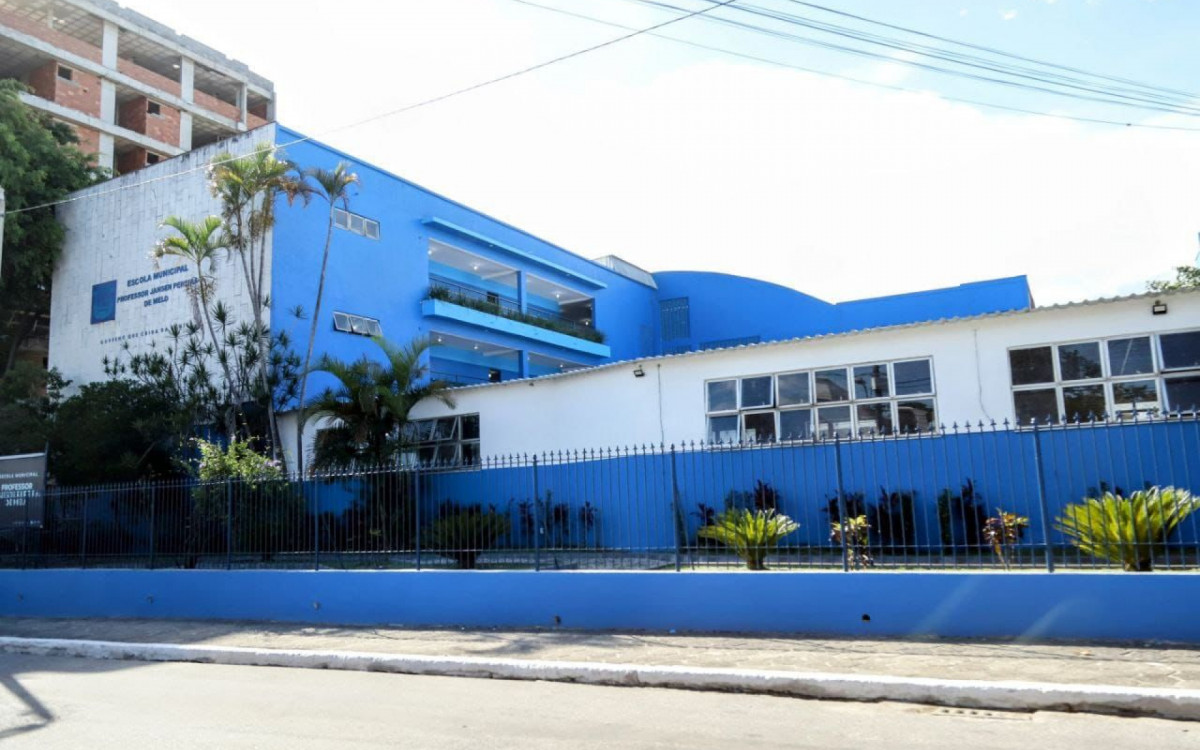 Mais de mil alunos, da Pr&eacute;-escola ao 9&ordm; ano do Ensino Fundamental, estudam no local