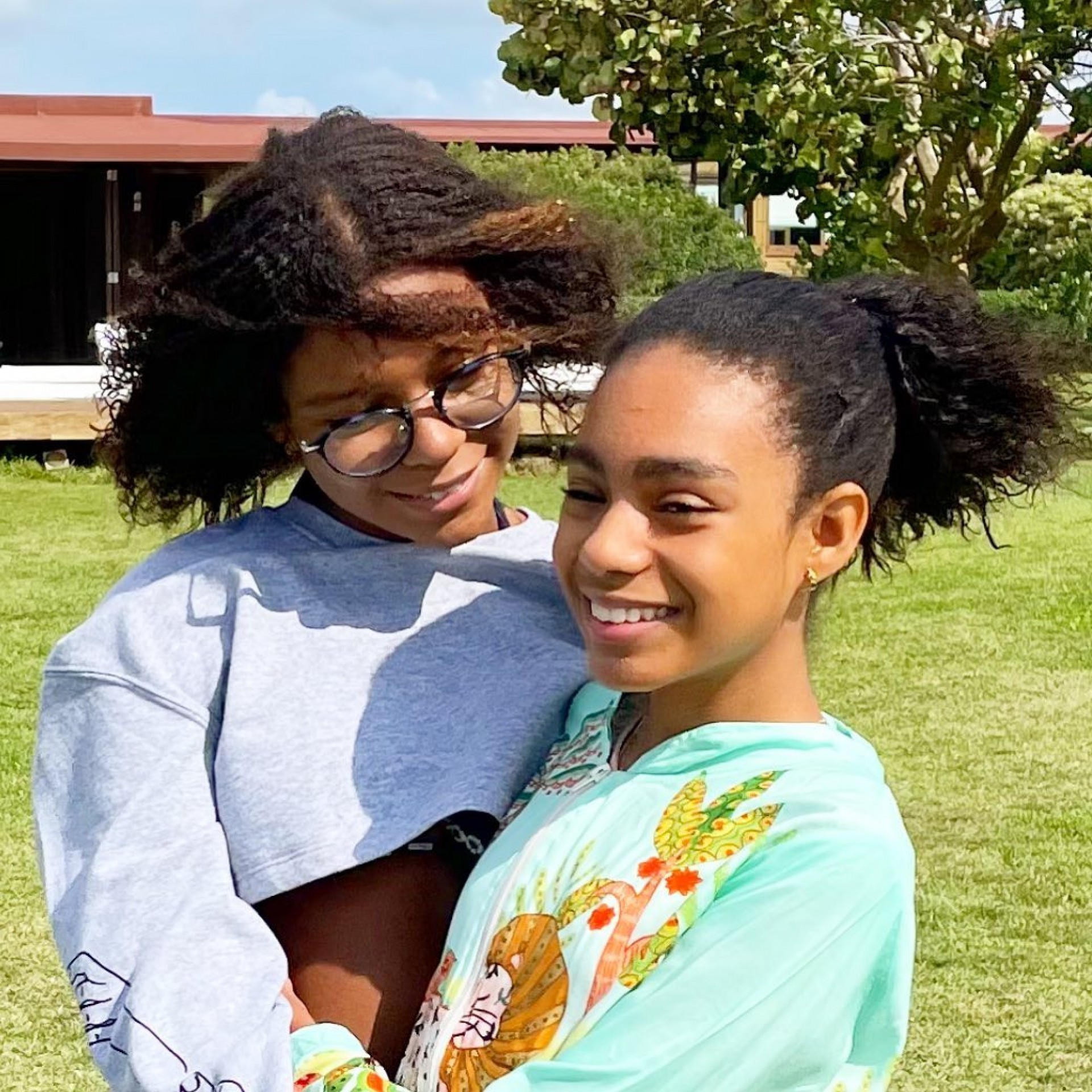 Maria e Laura, filhas de Gloria Maria - Reprodução Internet