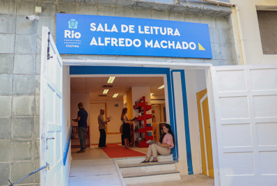 'É muito mais fácil ler dessa forma, é revolucionário', diz escritor sobre delivery de livros