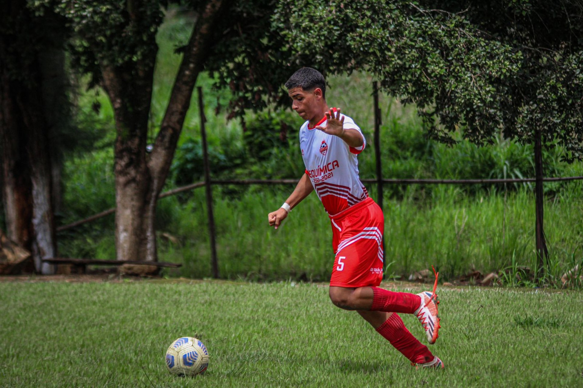 Carlos Magno Constantino Júnior, mais conhecido como Juninho, de 15 anos, é um dos sobreviventes do grave acidente envolvendo a delegação de um time de futebol de Caxias - Divulgação/ Arquivo pessoal
