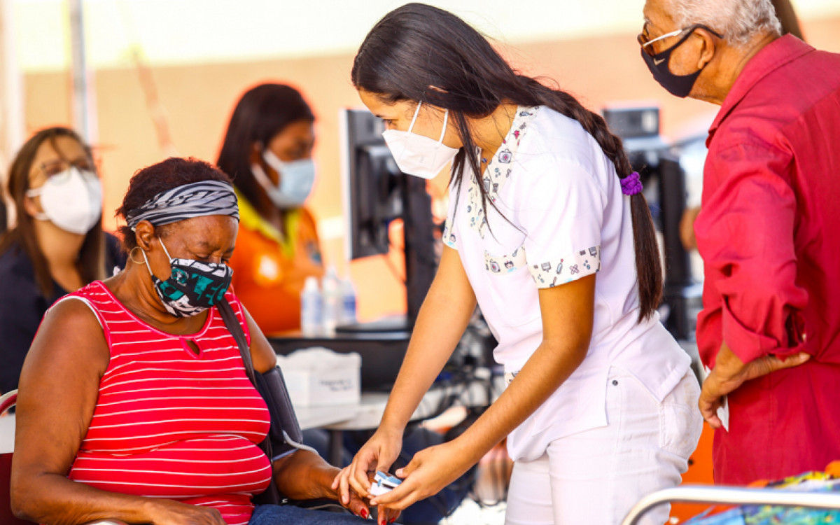 A popula&ccedil;&atilde;o tem diversas unidades de sa&uacute;de fazendo o teste da Covid-19