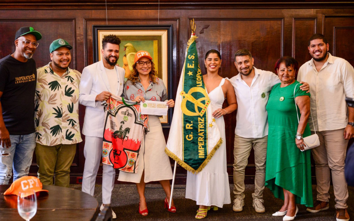 Primeira-dama recebeu convite para se tornar madrinha da velha-guarda da Imperatriz Leopoldinense