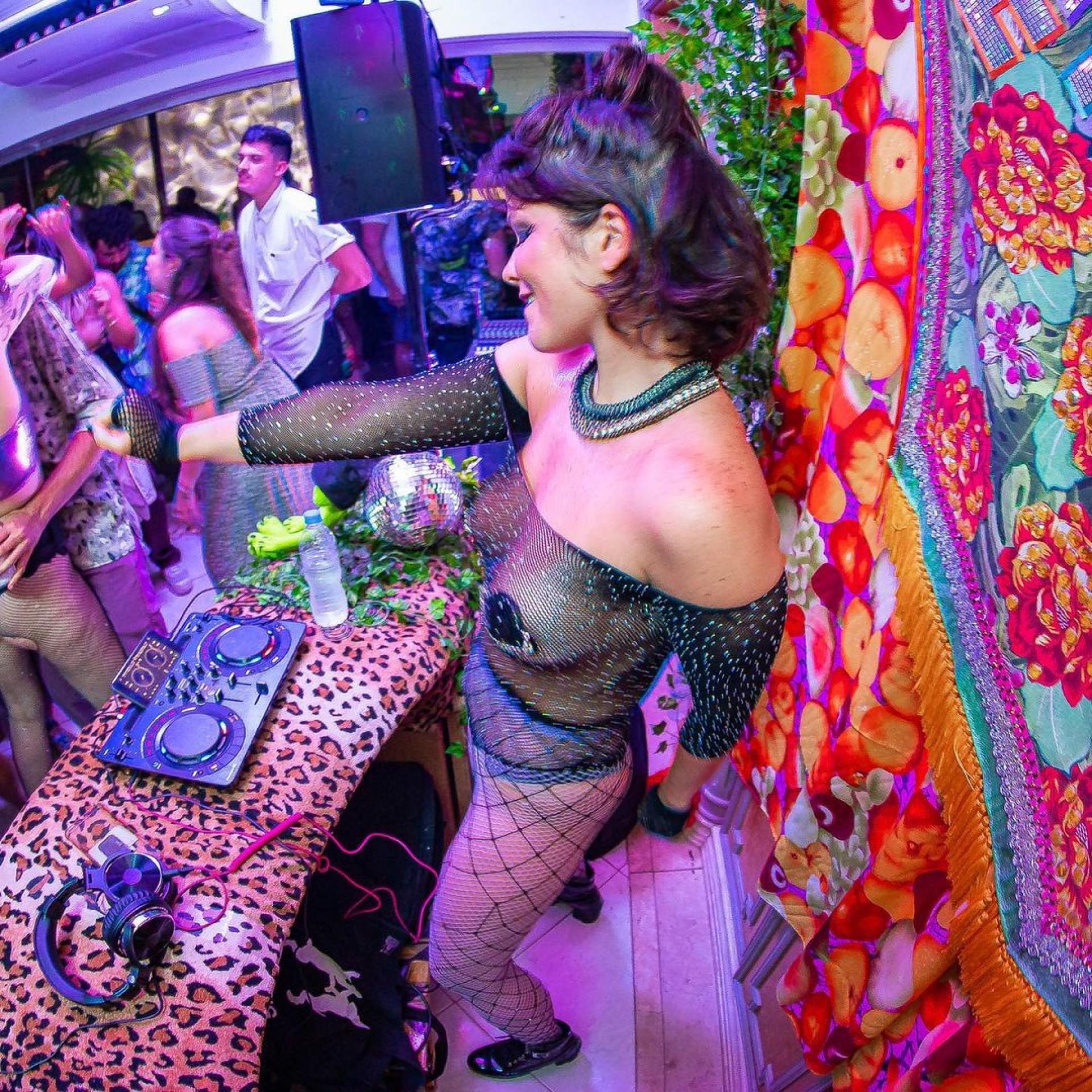 Samara Felippo faz reflexão sobre o termo 'quarentona' - Reprodução Internet