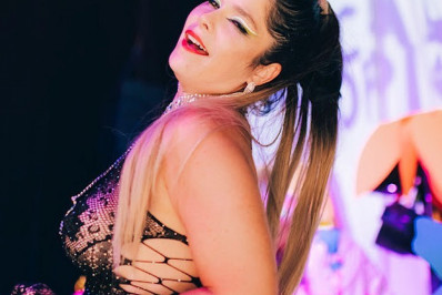 Samara Felippo reflete sobre os quarenta anos