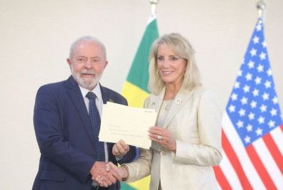 Lula recebe credenciais de nove novos embaixadores no Brasil