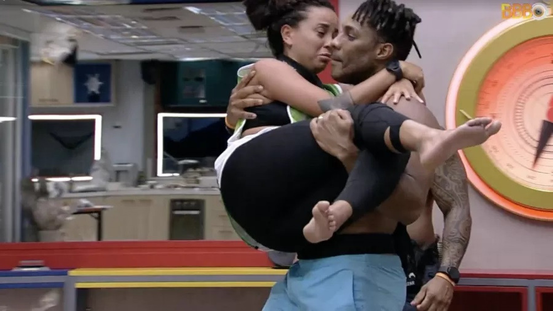 Fred Nicácio buscou Domitila no confessionário após ela passar por atendimento médico - Reprodução