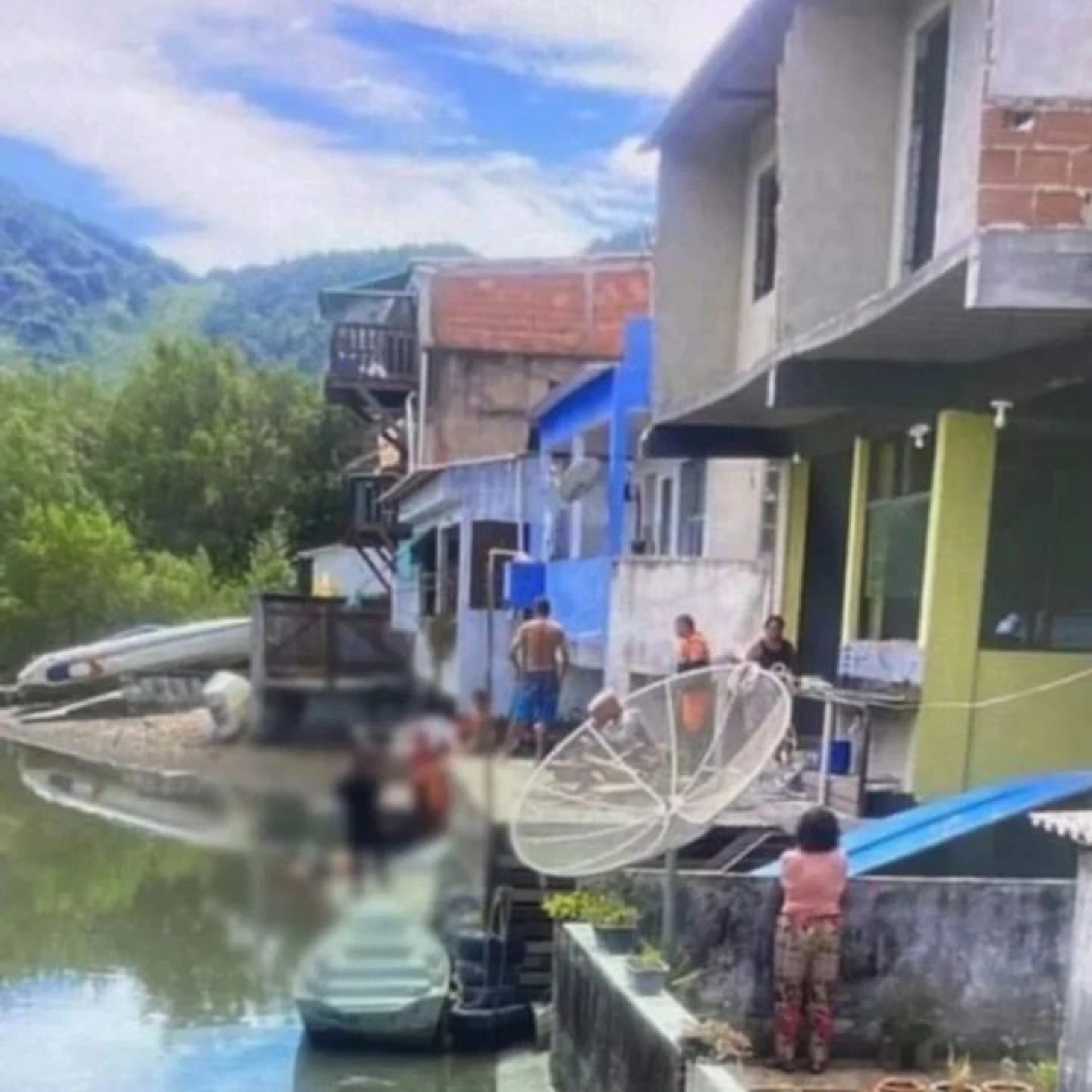 Corpo foi deixado em uma &aacute;rea de mangue, em Barra de Guaratiba