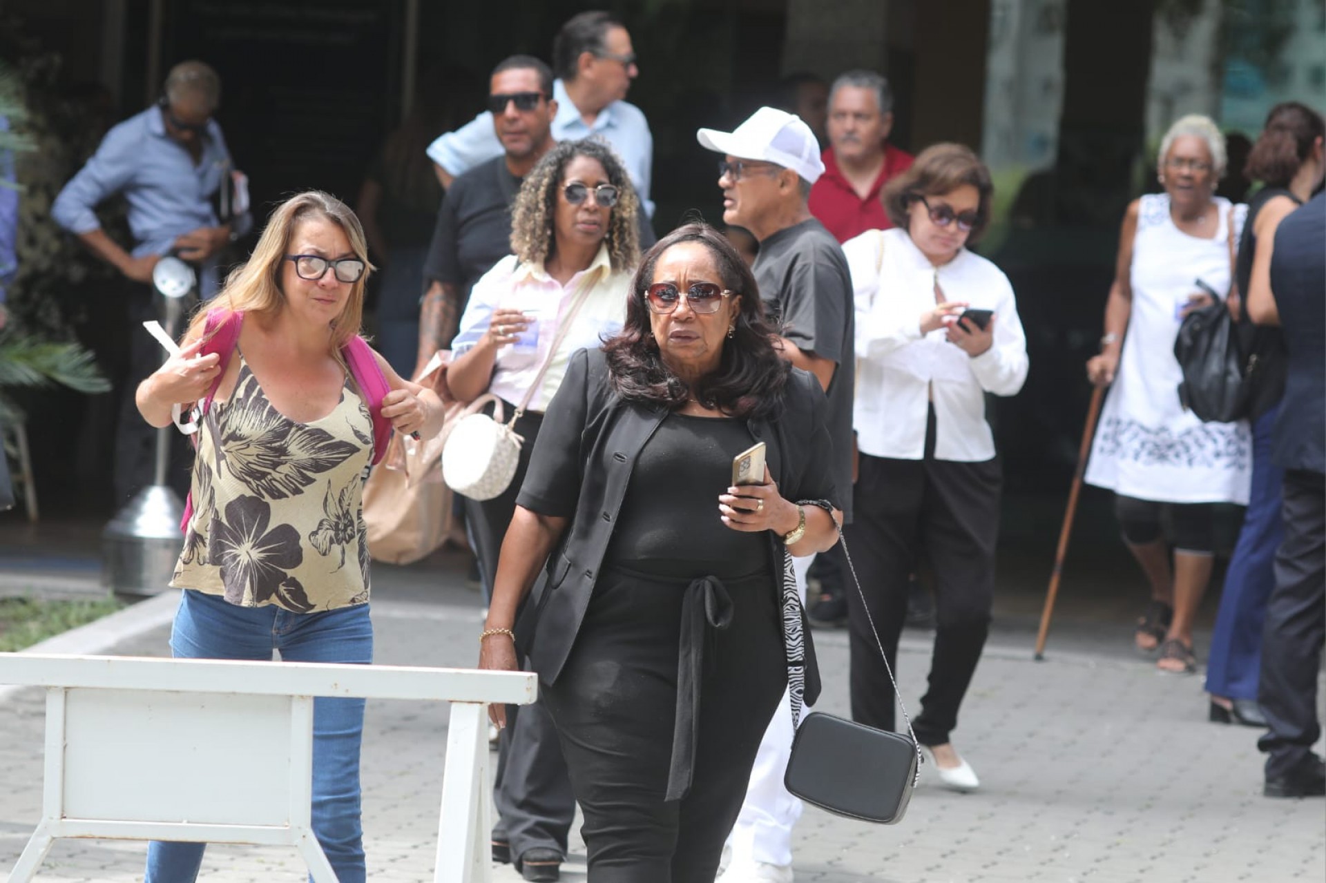 Parentes da apresentadora Glória Maria deixam o velório - Pedro Ivo / Agência O DIA