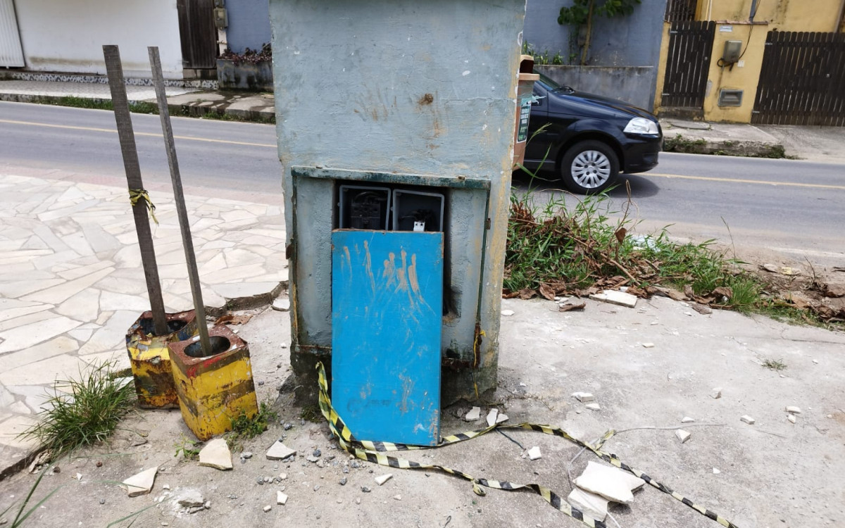 Campo de futebol do Encruzo da Enseada rel&oacute;gio roubado.