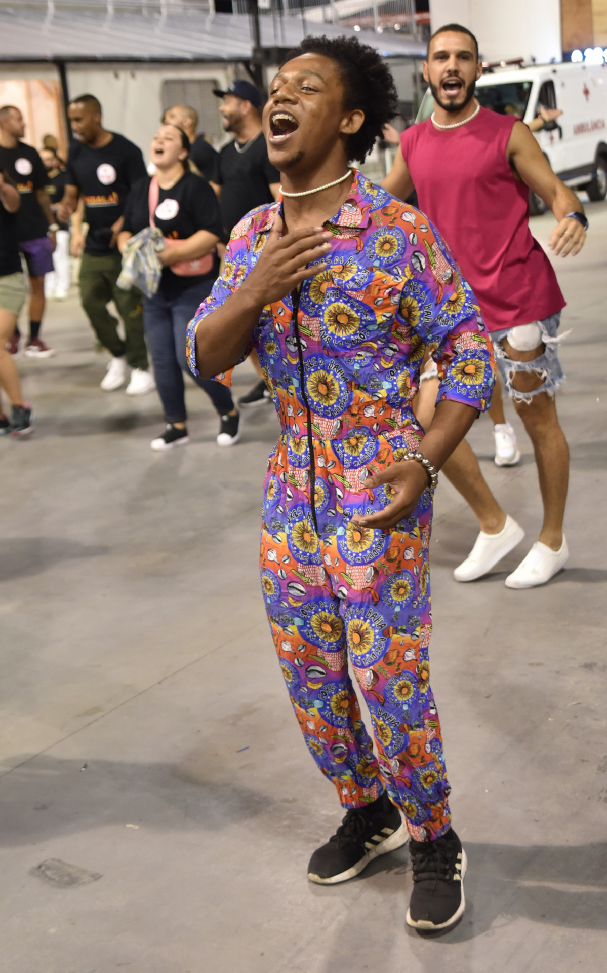 Ginasta Angelo Assump&ccedil;&atilde;o desfila com a Rosas de Ouro, no ensaio t&eacute;cnico no Anhembi, em S&atilde;o Paulo