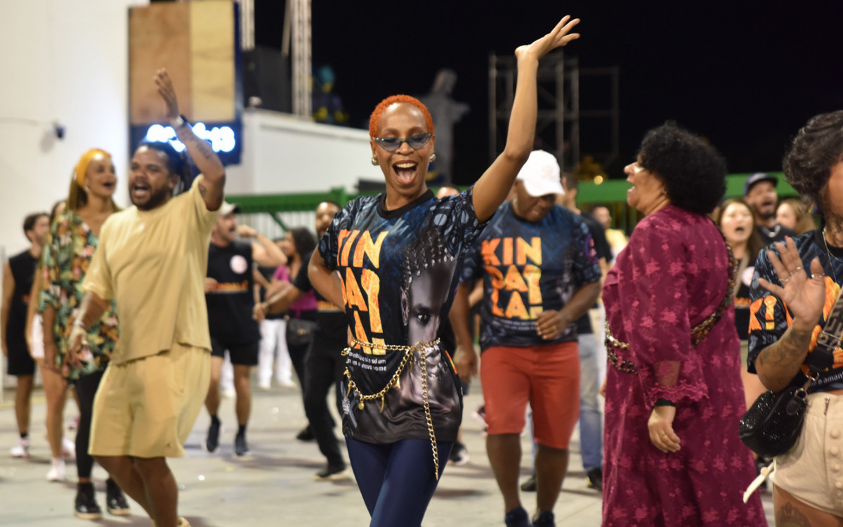 Cantora e ex-BBB Karol Conk&aacute; participou do ensaio t&eacute;cnico da Rosas de Ouro, no Anhembi