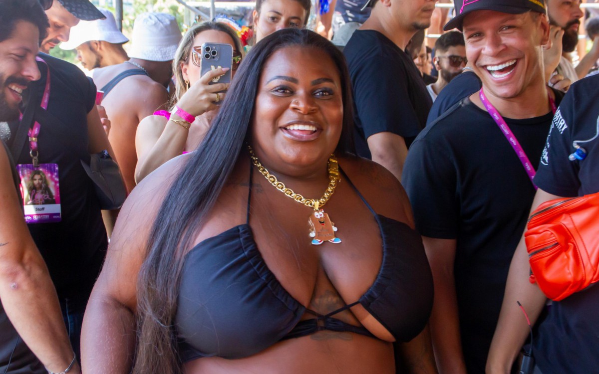Movimentação de foliões, no bloco da Lexa, na manhã desse domingo (5), na avenida primeiro de março, no  Centro do Rio de Janeiro. O Bloco TV estimativa de 1 milhão de pessoas. Na foto, Jojo Todynho.  - Érica Martin/Agência O Dia
