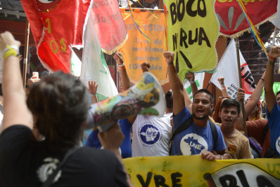 Bienal da UNE discute estratégias de comunicação contra extrema-direita
