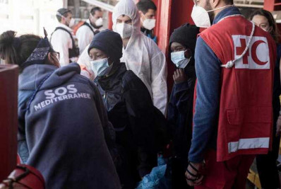 Corpos de mulher e criança são encontrados após naufrágio de migrantes na Grécia