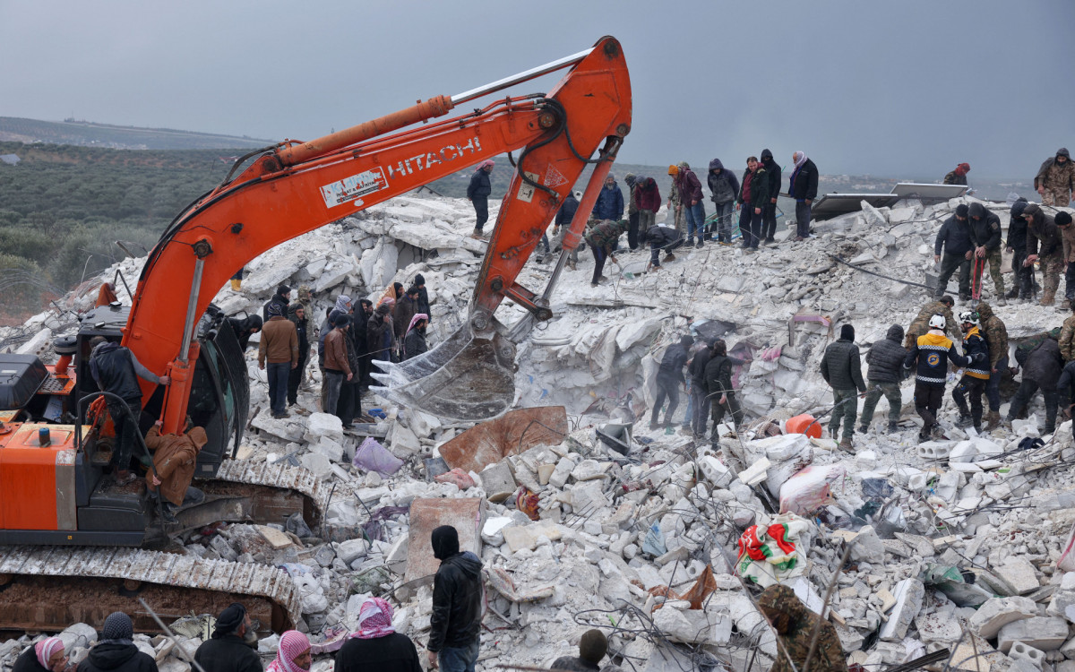 N&uacute;mero de mortos em terremoto na Turquia e S&iacute;ria sobe para 3.600