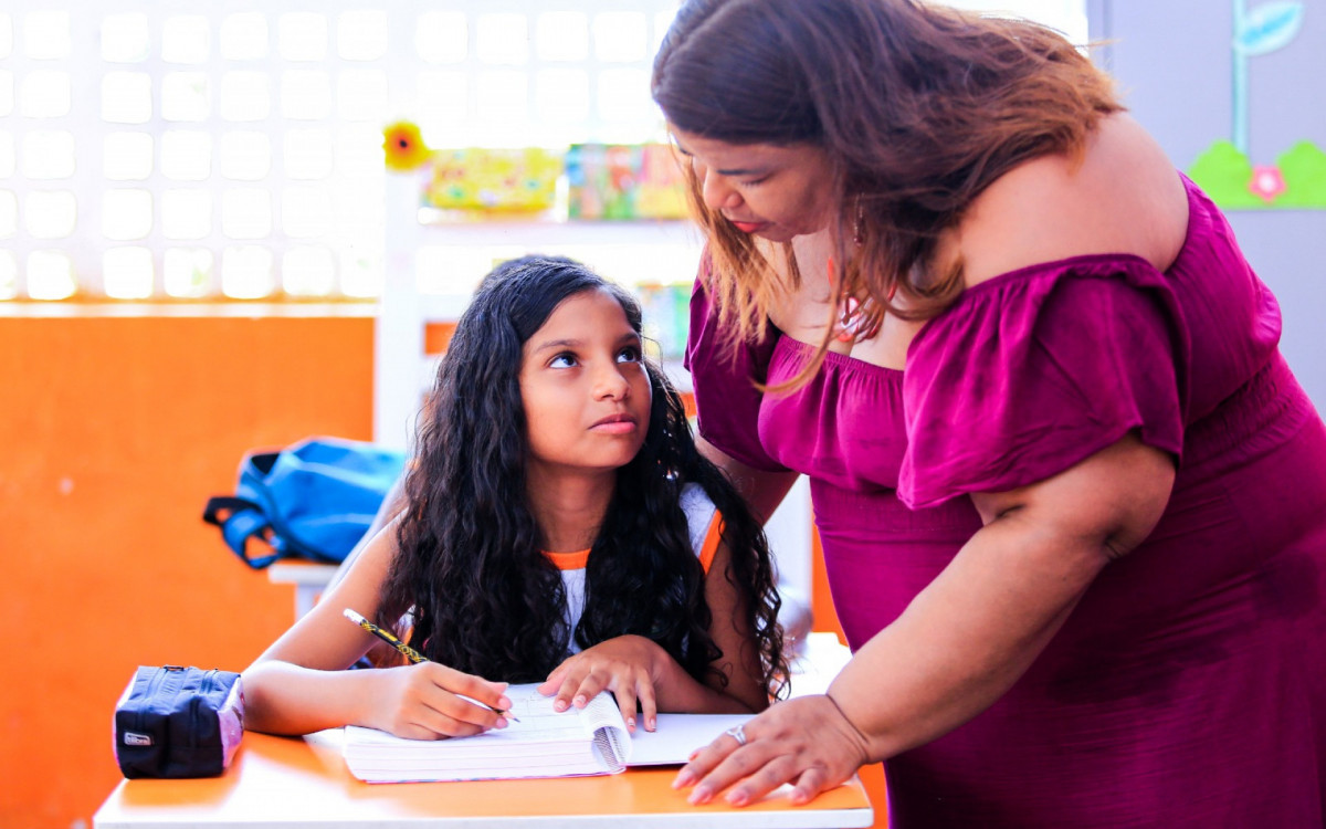 A professora C&aacute;tia Cilene da Silva, h&aacute; 10 anos na profiss&atilde;o, destacou a import&acirc;ncia da socializa&ccedil;&atilde;o nas turmas