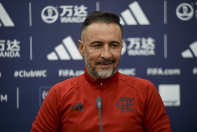 'Temos que melhorar', admite Vítor Pereira após terceiro lugar do Flamengo no Mundial