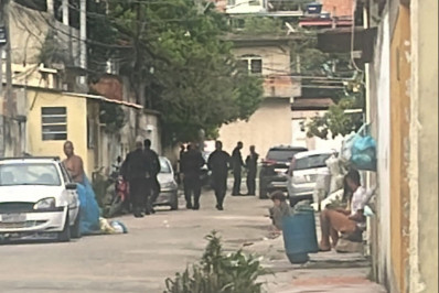 Homem é atingindo por bala perdida em tiroteio na Vila Kennedy