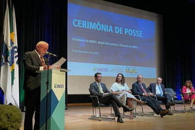 BNDES deve privilegiar financiamento de micro e pequenos empreendedores, diz Lula