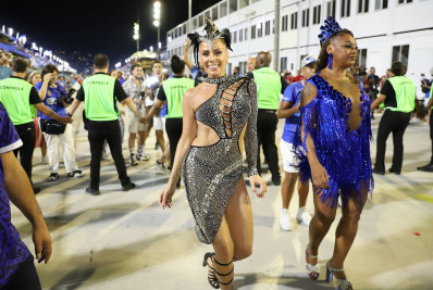 Adriane Galisteu aposta em look poderoso para ensaio técnico da Portela