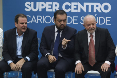 Lula diz que governo voltará a construir navios nos estaleiros do RJ